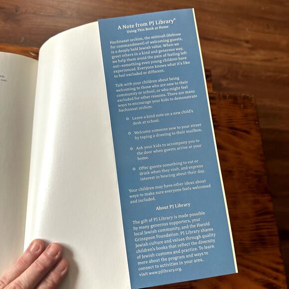 PJ Library Baxter The Pig Who Wanted To Be Kosher Jewish Paperback Book - Picture 8 of 10